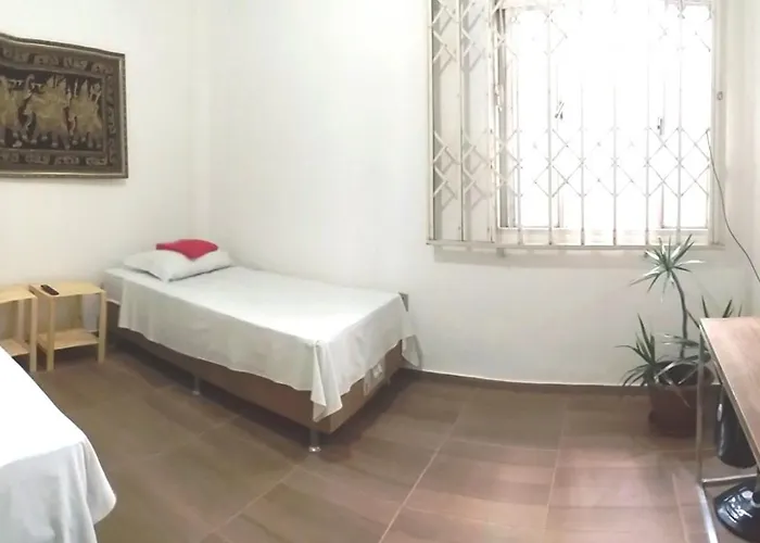 Do Parque Hostel *